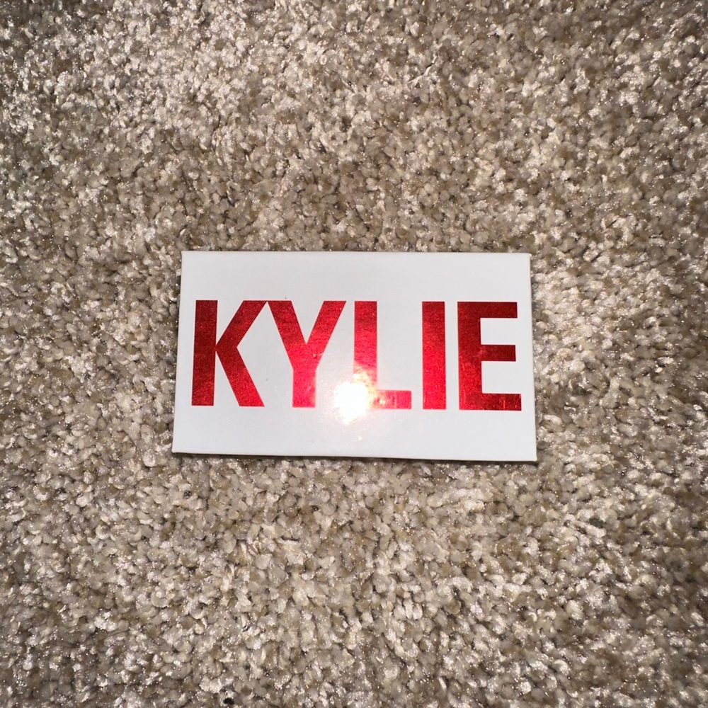 Kylie Cosmetics Eye Shadow - Kiss Me